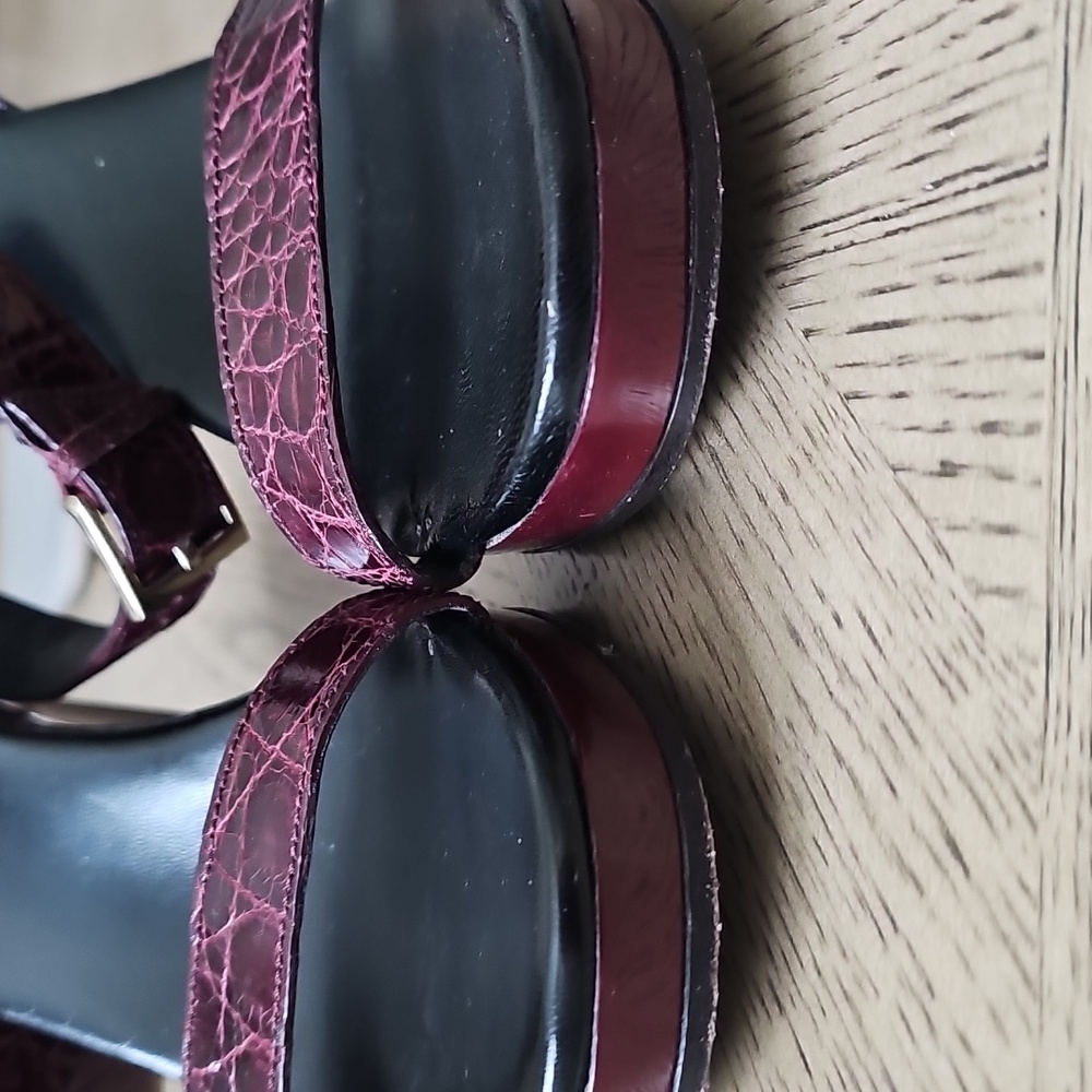 Gucci Women's Burgundy Sandals Size 7 - Picture 7 of 11